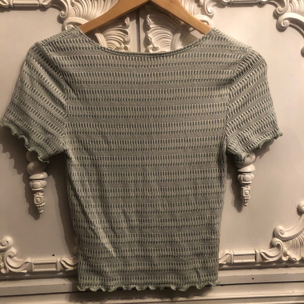 Cropped Tee - Picture 4 of 4